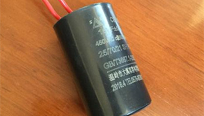 哪些情況會引起電機啟動電容器過電壓？